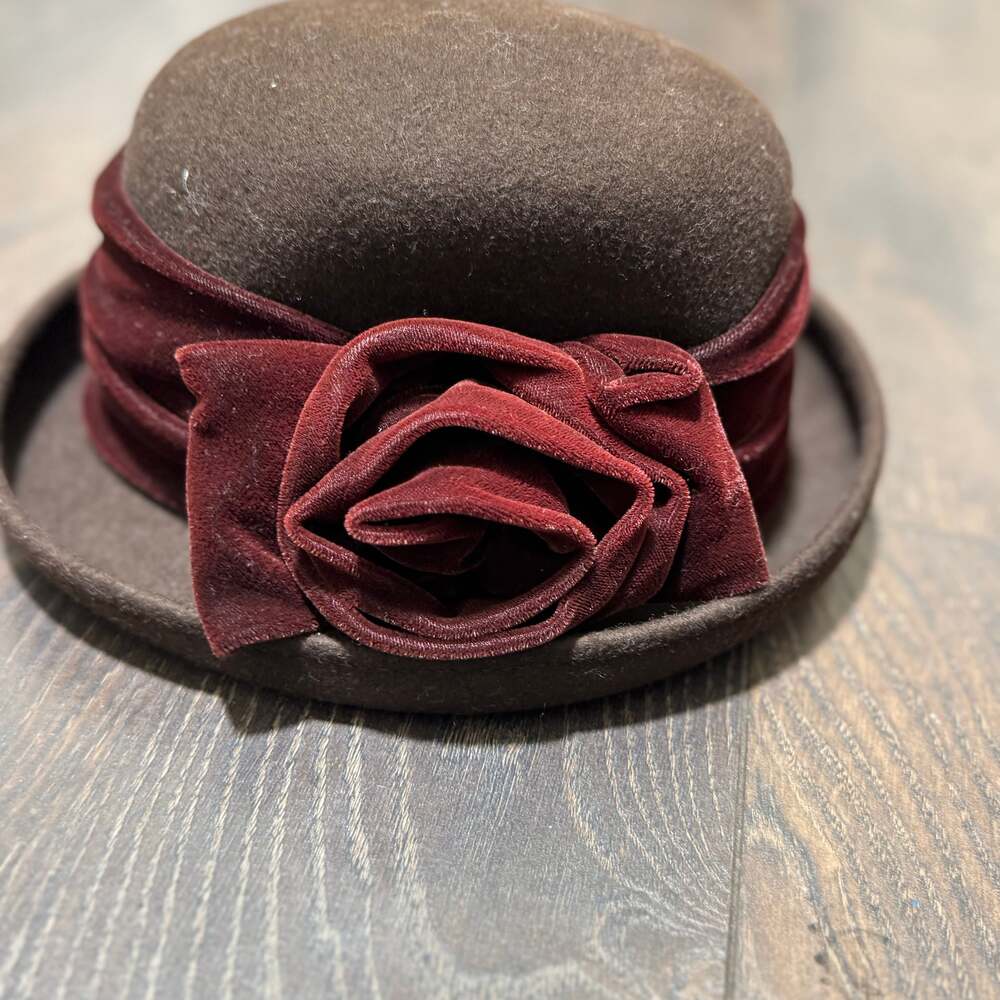 Onorio Cioppi Firenze Vintage Wool Cloche Hat Brown w/ Velvet Rose